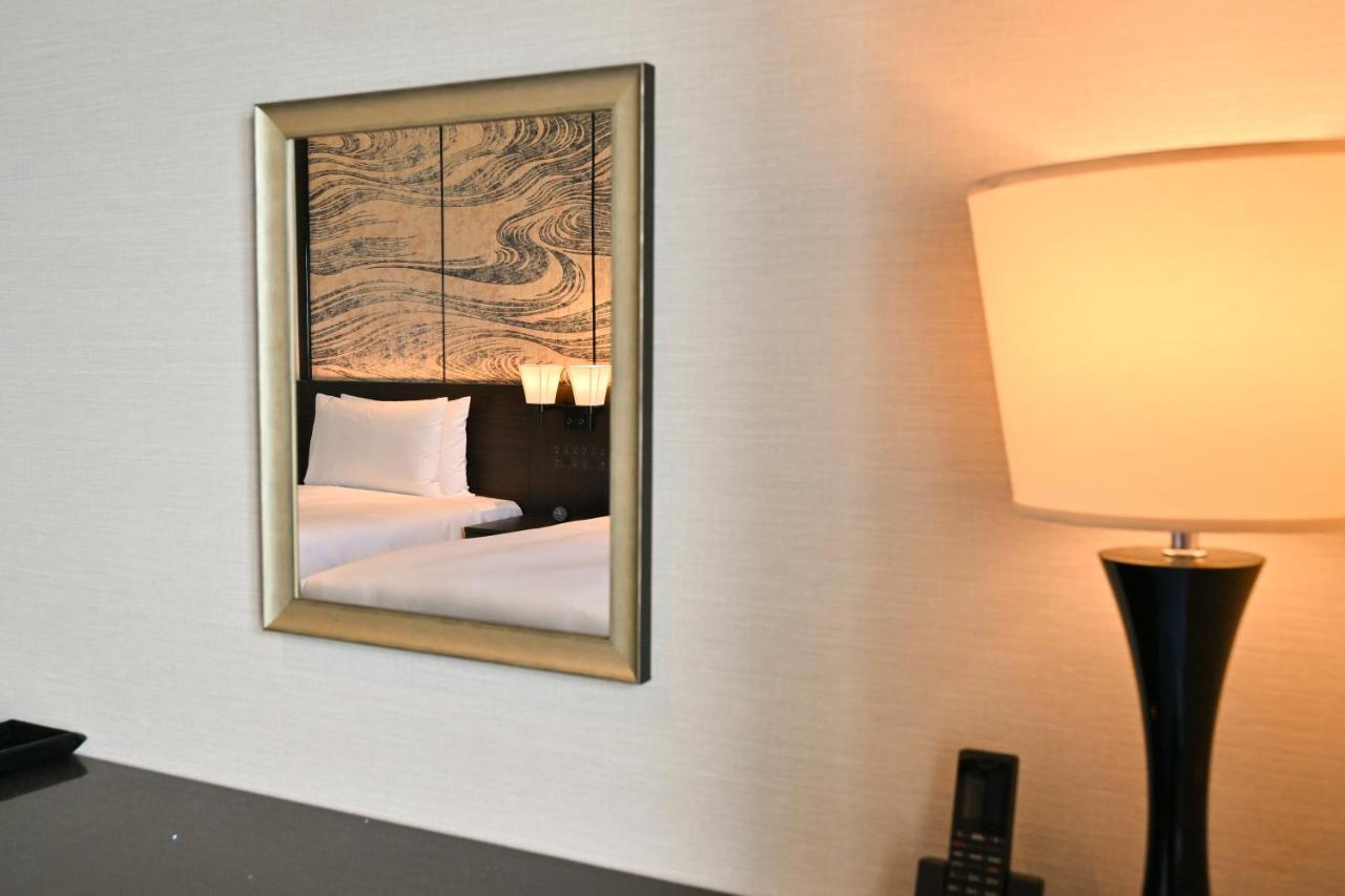 Ryukyu Hotel & Resort Nashiro Beach Itoman Extérieur photo A mirror