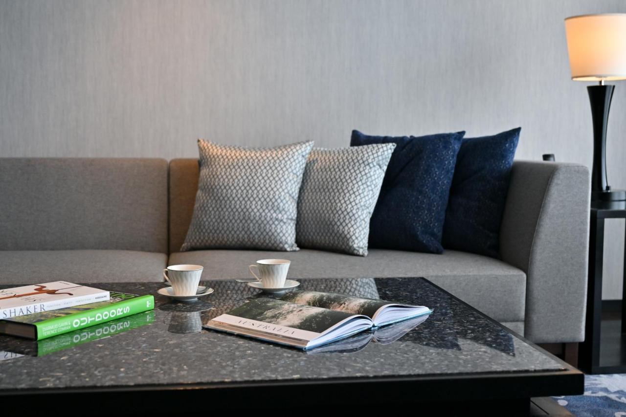 Ryukyu Hotel & Resort Nashiro Beach Itoman Extérieur photo A sofa with cushions