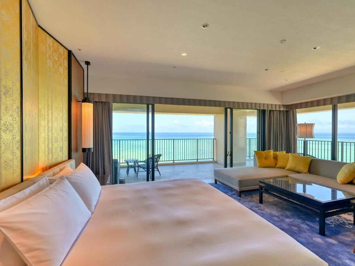 Ryukyu Hotel & Resort Nashiro Beach Itoman Extérieur photo A suite at the hotel
