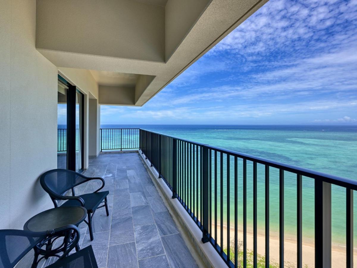 Ryukyu Hotel & Resort Nashiro Beach Itoman Extérieur photo Balcony of a condo in South Beach, Florida
