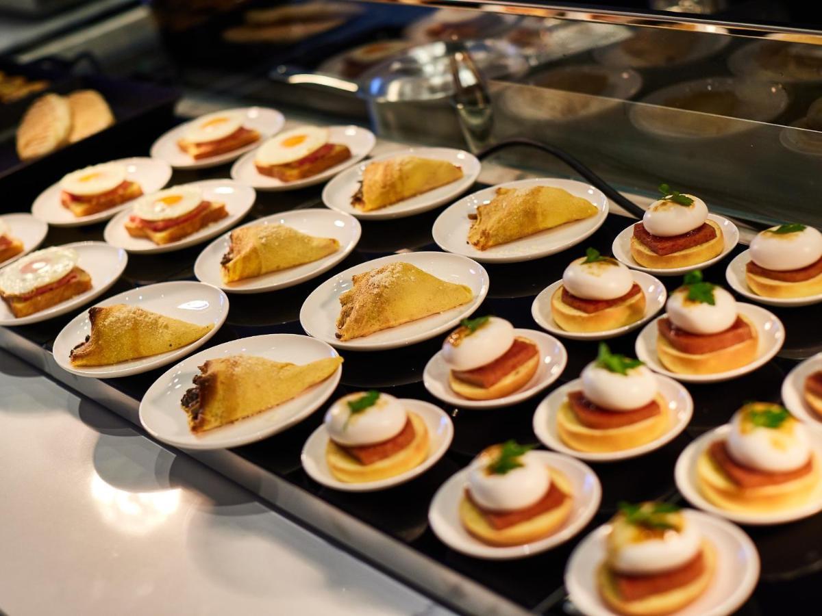 Ryukyu Hotel & Resort Nashiro Beach Itoman Extérieur photo Canapés