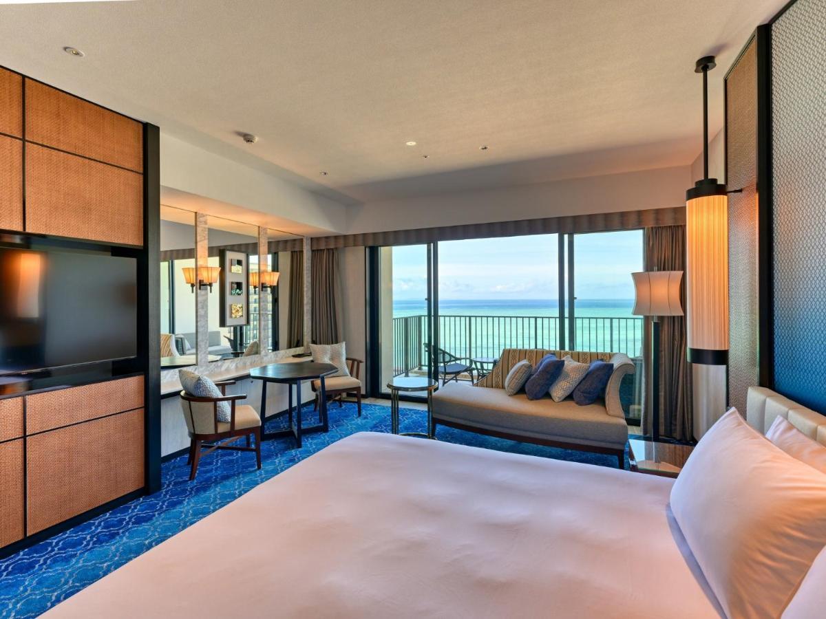 Ryukyu Hotel & Resort Nashiro Beach Itoman Extérieur photo A guest room at the hotel